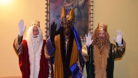 Errege kabalgatarako boluntarioak behar dira