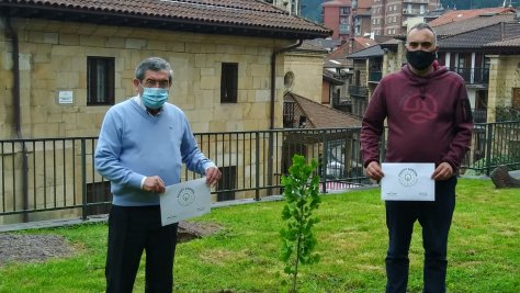 El Alcalde, Jesús Maria Martiarena, y el concejal de Medioambiente y Transición Ecológica, Joxean Sánchez