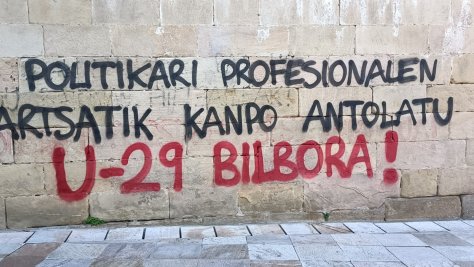 Herrian pintada berriak agertu direla salatzen du udalak