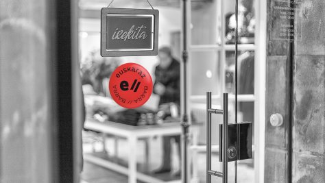 ‘Euskaraz barra-barra’ nueva marca para facilitar el uso del euskera a los clientes  