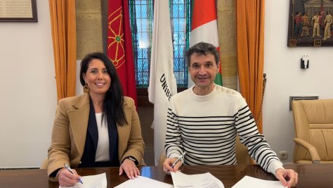 EL AYUNTAMIENTO DE LEZO FIRMA UN CONVENIO DE COLABORACIÓN PARA LA MEJORA DE LAS PISCINAS DE ALTZATE