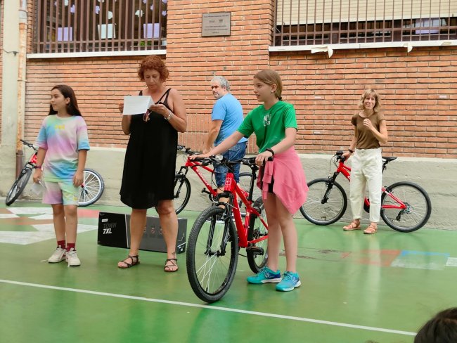 Se ha realizado el sorteo de una bicicleta y la ganadora ha sido ANE ASKASIBAR de Lezo Herri Eskola